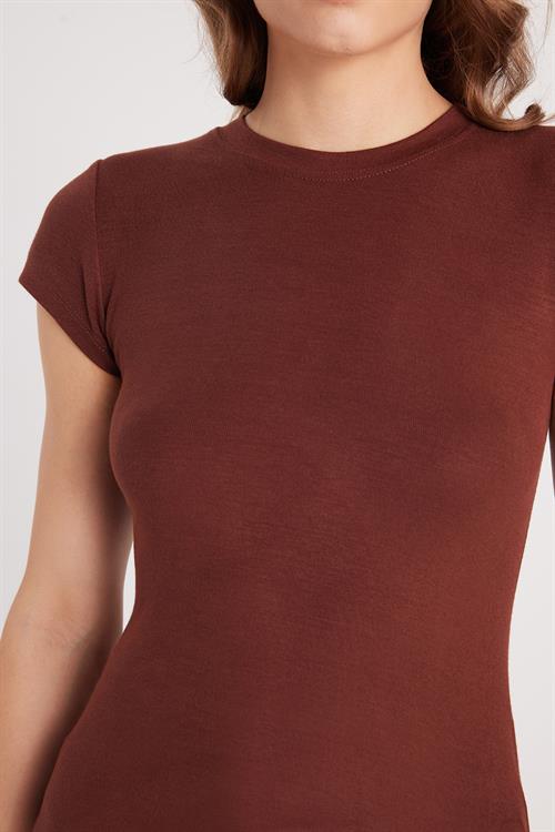 Kadın Regular Fit Klasik Kesim Bisiklet Yaka Viskon Kumaş Ultra Soft Kahverengi Tişört