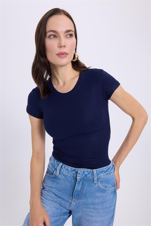 Kadın Regular Fit Klasik Kesim Bisiklet Yaka Viskon Kumaş Ultra Soft Lacivert Tişört