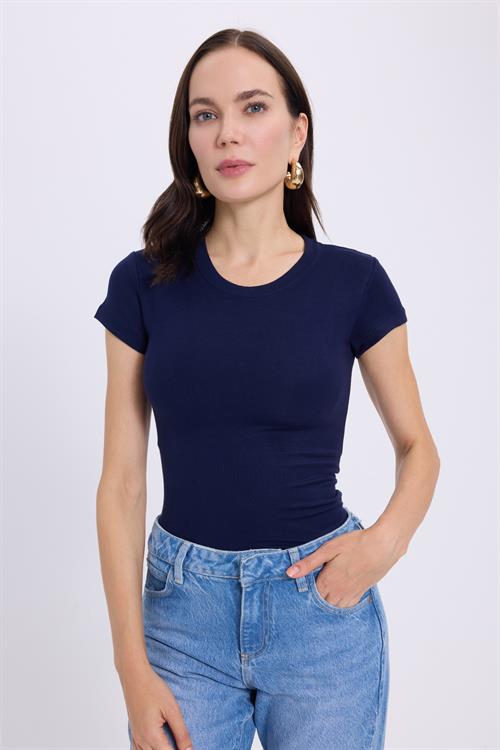Kadın Regular Fit Klasik Kesim Bisiklet Yaka Viskon Kumaş Ultra Soft Lacivert Tişört