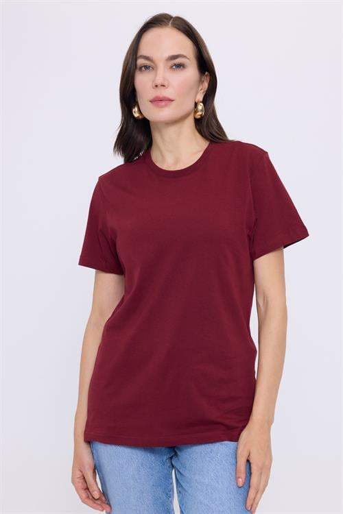 Kadın Slim Fit Dar Kesim Pamuklu Yumuşak Doku Likralı Esnek Kumaş Basic Bordo Bisiklet Yaka Tişört