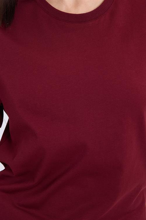 Kadın Slim Fit Dar Kesim Pamuklu Yumuşak Doku Likralı Esnek Kumaş Basic Bordo Bisiklet Yaka Tişört