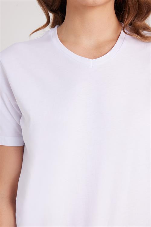 Kadın Slim Fit Dar Kesim %100 Pamuk Yumuşak Dokulu Beyaz V Yaka Tişört