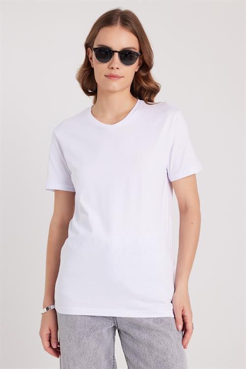 Kadın Slim Fit Dar Kesim %100 Pamuk Yumuşak Dokulu Beyaz V Yaka Tişört