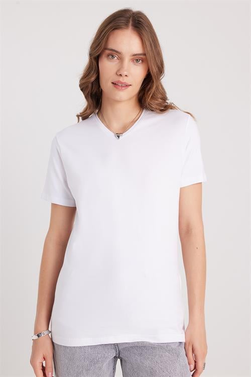 Kadın Slim Fit Dar Kesim Pamuklu Yumuşak Dokulu Likralı Esnek Kumaş Düz Basic Beyaz V Yaka Tişört