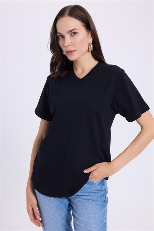 Kadın Slim Fit Dar Kesim Pamuklu Yumuşak Dokulu Likralı Esnek Kumaş Düz Basic Siyah V Yaka Tişört