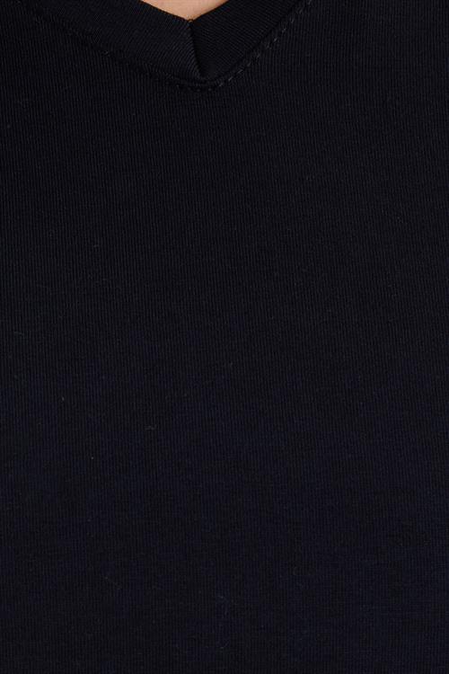 Kadın Slim Fit Dar Kesim Pamuklu Yumuşak Dokulu Likralı Esnek Kumaş Düz Basic Siyah V Yaka Tişört