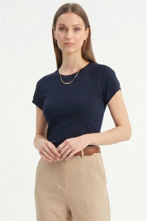 Kadın Slim Fit Dar Kesim Bisiklet Yaka Reglan Kol %100 Pamuk Lacivert Tişört Bluz