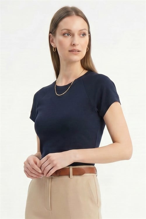 Kadın Slim Fit Dar Kesim Bisiklet Yaka Reglan Kol %100 Pamuk Lacivert Tişört Bluz