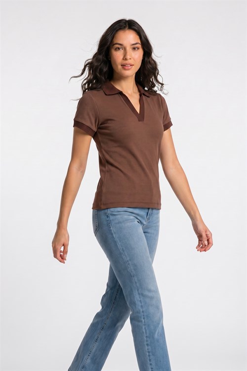 Kadın Slim Fit Dar Kesim Pamuklu Kısa Kollu Kahverengi Polo Yaka Tişört