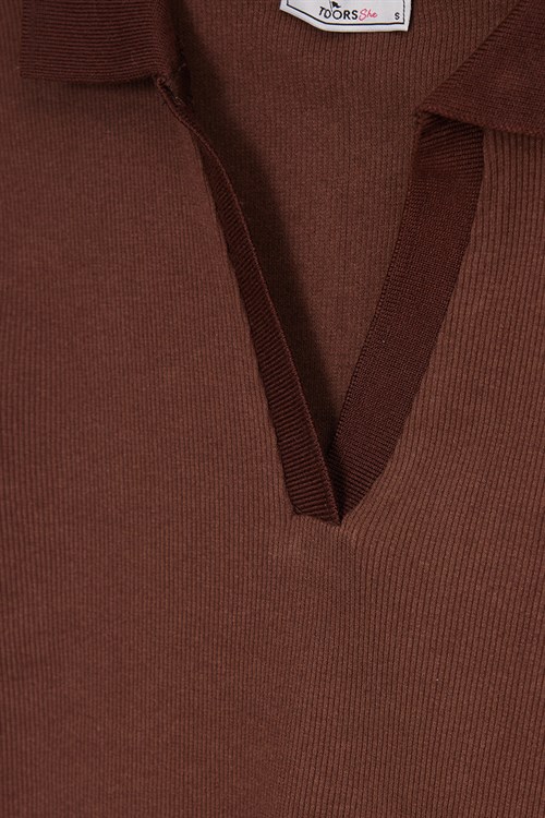 Kadın Slim Fit Dar Kesim Pamuklu Kısa Kollu Kahverengi Polo Yaka Tişört