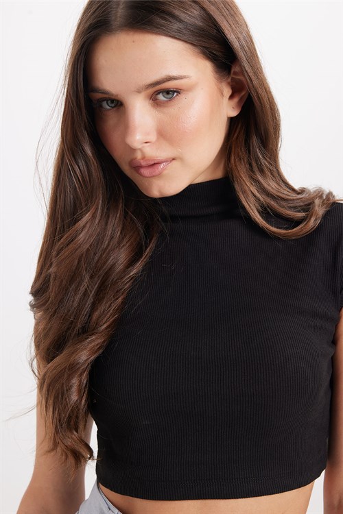Kadın Slim Fit Dar Kesim Pamuklu Dik Yaka Sıfır Kol Siyah  Crop Bluz