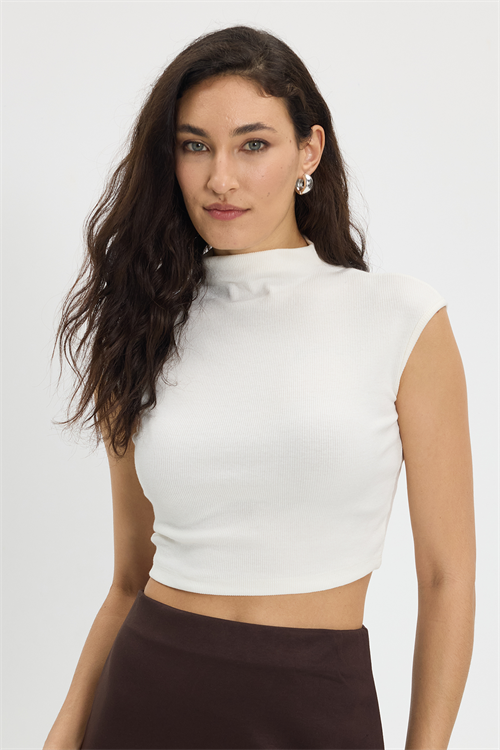Kadın Slim Fit Dar Kesim Pamuklu Dik Yaka Sıfır Kol Ekru Crop Bluz