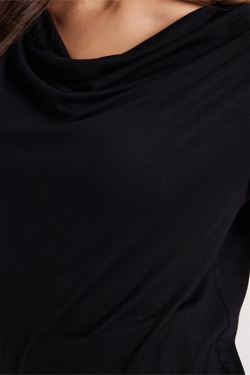 Kadın Oversize Rahat Kesim Asimetrik Yaka Kısa Kol Siyah Viskon Bluz