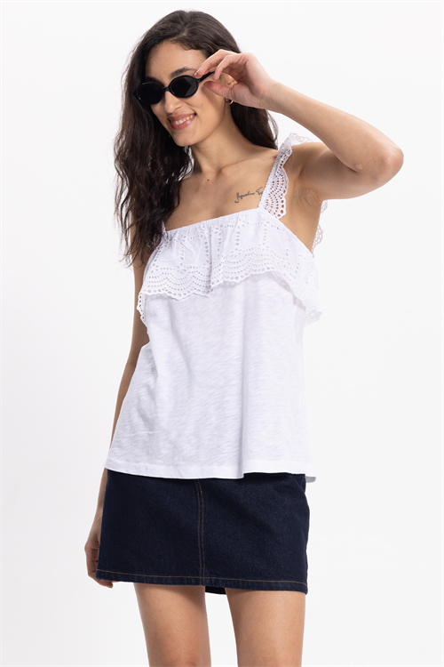 Kadın Slim Fit Dar Kesim %100 Pamuk Askılı Güpürlü Detaylı Halter Yaka Beyaz Tişört