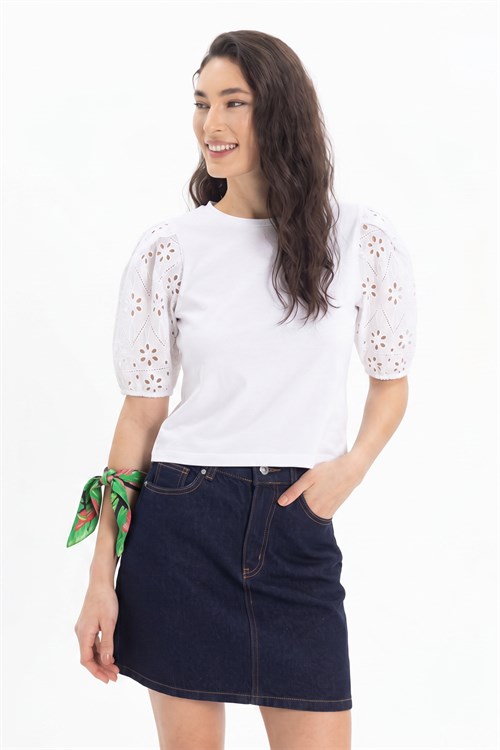 Kadın Slim Fit Dar Kesim %100 Pamuk Kısa Kollu Bisiklet Yaka Beyaz Tişört