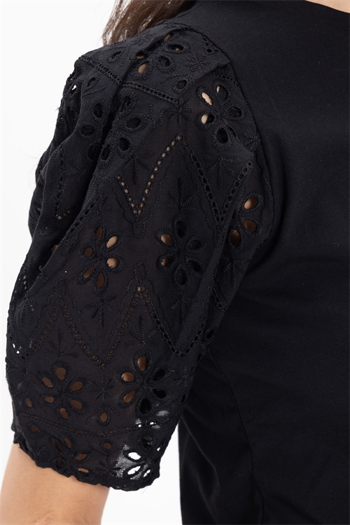 Kadın Slim Fit Dar Kesim %100 Pamuk Kısa Kollu Bisiklet Yaka Siyah Tişört