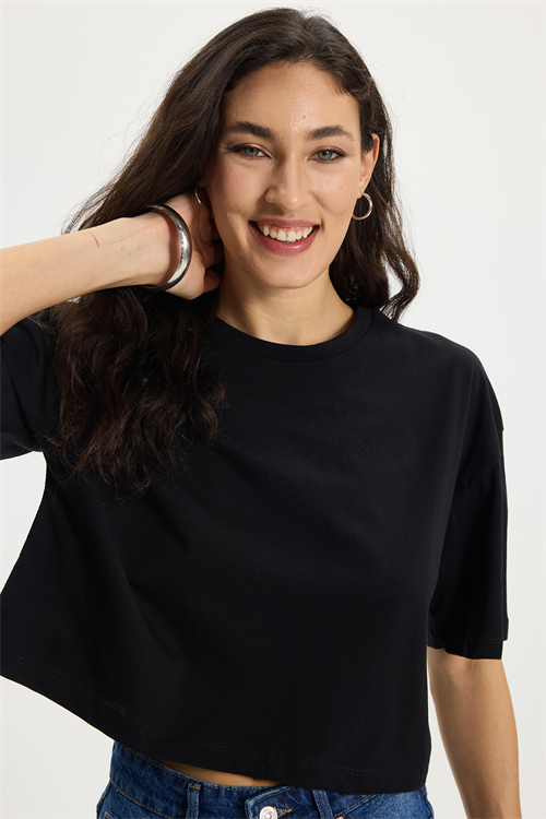 Kadın Slim Fit Dar Kesim %100 Pamuk Kısa Kollu Bisiklet Yaka Siyah Crop Tişört