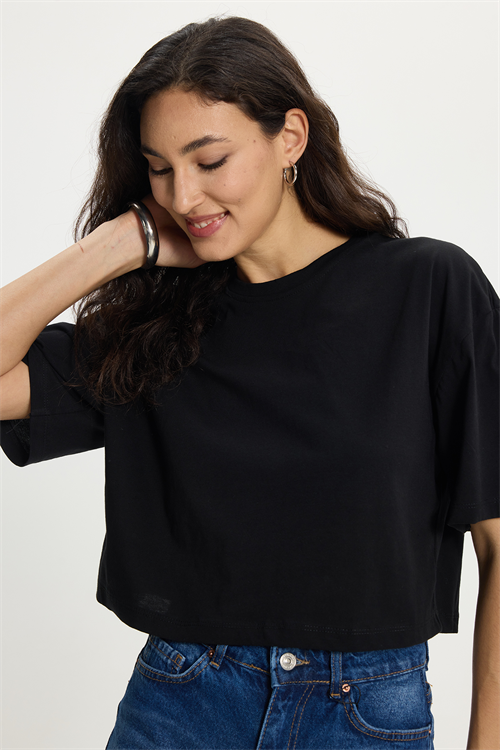 Kadın Slim Fit Dar Kesim %100 Pamuk Kısa Kollu Bisiklet Yaka Siyah Crop Tişört