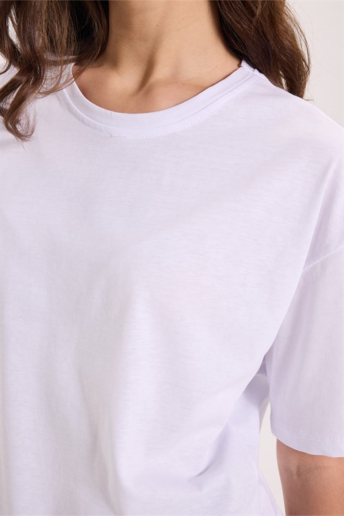 Kadın Slim Fit Dar Kesim %100 Pamuk Kısa Kollu Bisiklet Yaka Beyaz Tişört