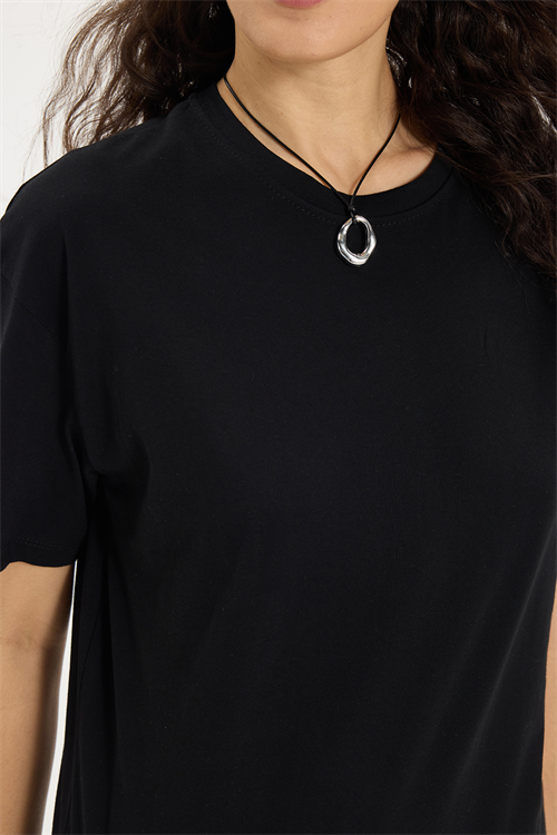 Kadın Slim Fit Dar Kesim %100 Pamuk Kısa Kollu Bisiklet Yaka Siyah Tişört