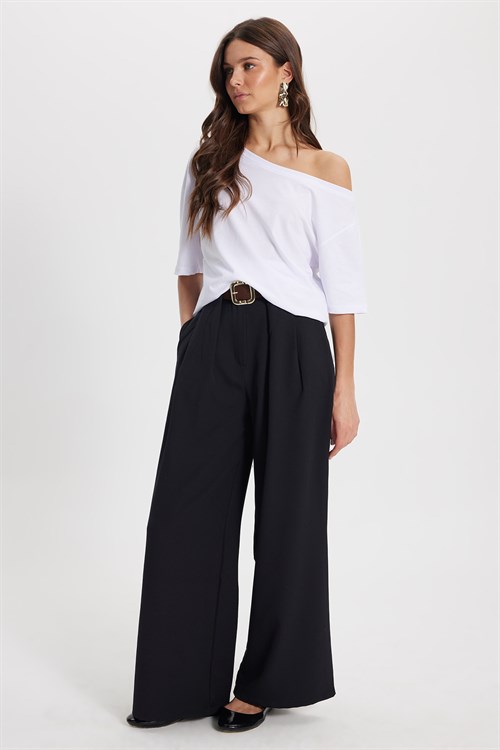 Kadın Slim Fit Dar Kesim %100 Pamuk Kayık Yaka Kısa Kollu Beyaz Tişört