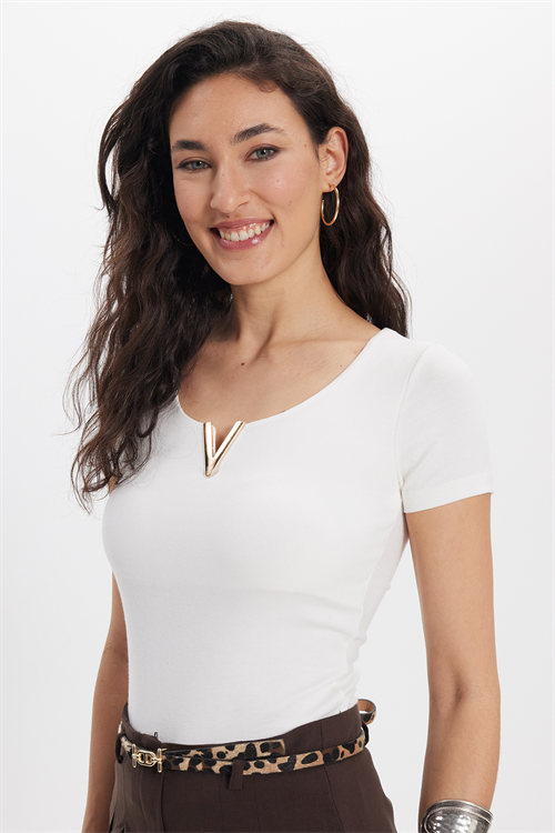 Kadın Slim Fit Dar Kesim Pamuklu V Yaka Kısa Kollu Ekru Bluz