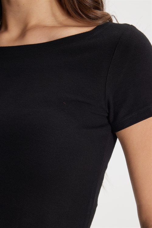 Kadın Slim Fit Dar Kesim Pamuklu Yumuşak Dokulu Kısa Kollu Kayık Yaka Siyah Tişört