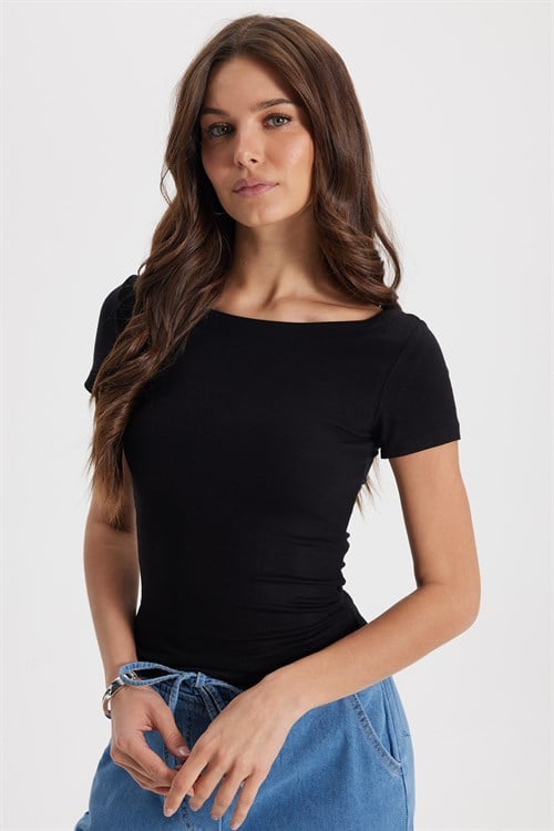 Kadın Slim Fit Dar Kesim Pamuklu Yumuşak Dokulu Kısa Kollu Kayık Yaka Siyah Tişört