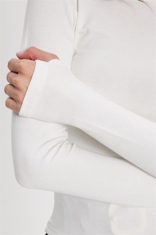 Kadın Slim Fit Dar Kesim Pamuklu Kayık Yaka Uzun Kollu Beyaz Bluz