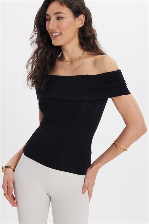 Kadın Slim Fit Dar Kesim Pamuklu Kayık Yaka Kısa Kollu Likralı Siyah Bluz