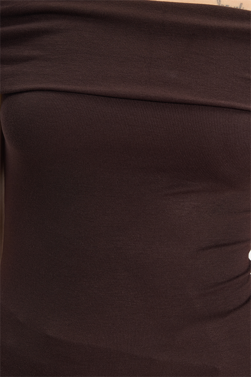 Kadın Slim Fit Dar Kesim Pamuklu Kayık Yaka Kısa Kollu Likralı Kahverengi Bluz