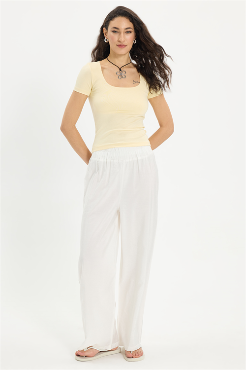 Kadın Slim Fit Dar Kesim Modal Kumaş Yumuşak Dokulu Pamuklu Kare Yaka Kısa Kollu Sarı Tişört