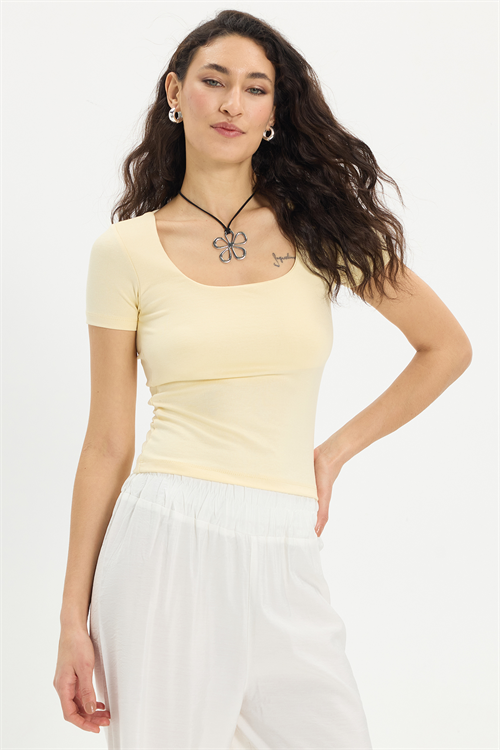 Kadın Slim Fit Dar Kesim Modal Kumaş Yumuşak Dokulu Pamuklu Kare Yaka Kısa Kollu Sarı Tişört