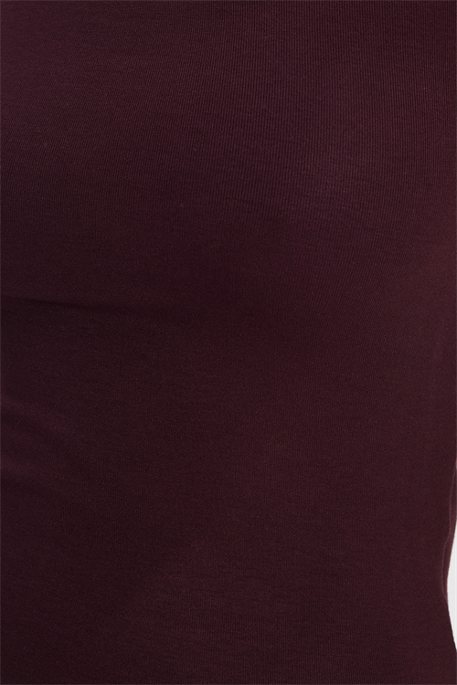 Kadın Slim Fit Dar Kesim Modal Kumaş Yumuşak Dokulu Pamuklu Kare Yaka Kısa Kollu Mürdüm Tişört