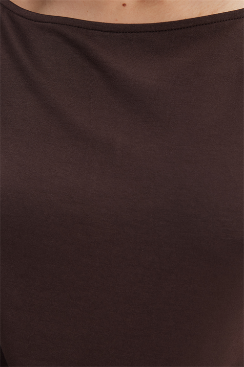 Kadın Slim Fit Dar Kesim Kısa Kollu Kayık Yaka Kahverengi Tişört