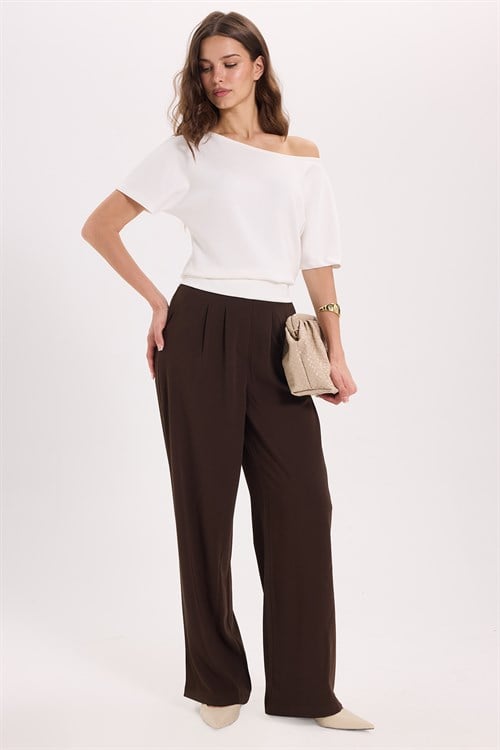 Kadın Slim Fit Dar Kesim Kısa Kollu Kayık Yaka Ekru Tişört