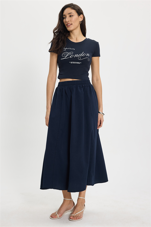 Kadın Slim Fit Dar Kesim %100 Pamuk Bisiklet Yaka Kısa Kollu Baskılı Lacivert Crop Tişört
