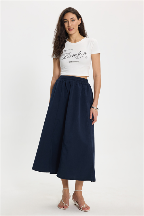 Kadın Slim Fit Dar Kesim %100 Pamuk Bisiklet Yaka Kısa Kollu Baskılı Ekru Crop Tişört