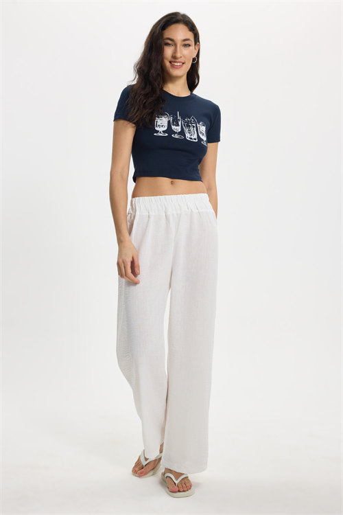 Kadın Slim Fit Dar Kesim %100 Pamuk Bisiklet Yaka Kısa Kollu Baskılı Lacivert Crop Tişört