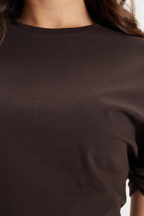 Kadın Oversize Geniş Kesim %100 Pamuk Bisiklet Yaka Yarasa Kol Kahverengi Tişört