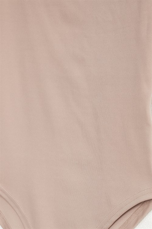Kadın Standart Fit  Normal Kesim Kolsuz Halter Yaka Bej Crop Atlet