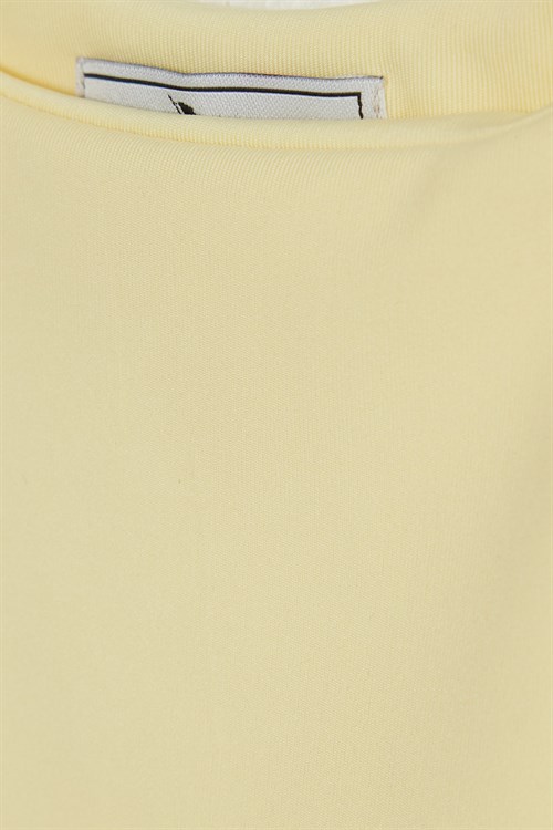 Kadın Slim Fit Dar Kesim Askılı Kare Yaka Sırtı Açık Sandy Kumaş Çıtçıtlı Sarı Body
