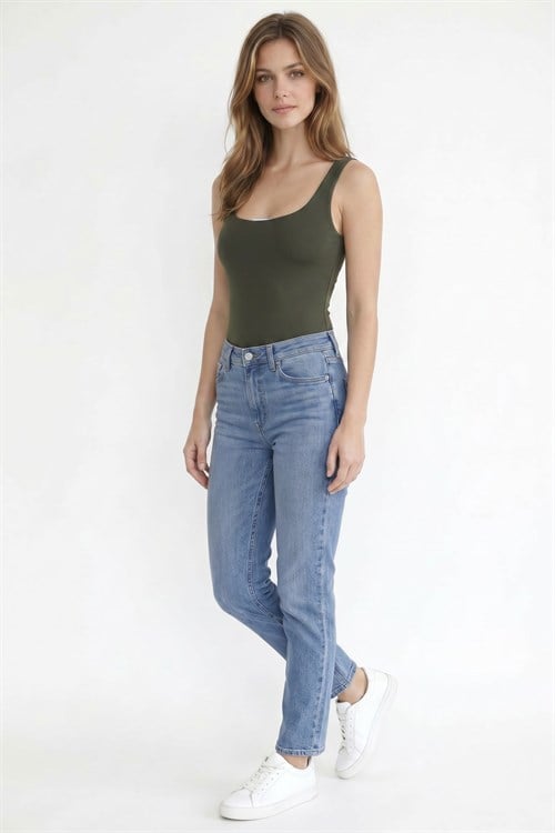 Kadın Slim Fit Dar Kesim Askılı Kare Yaka Sırtı Açık Sandy Kumaş Çıtçıtlı Yeşil Body