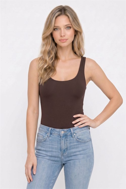 Kadın Slim Fit Dar Kesim Askılı Kare Yaka Sırtı Açık Sandy Kumaş Çıtçıtlı Kahverengi Body