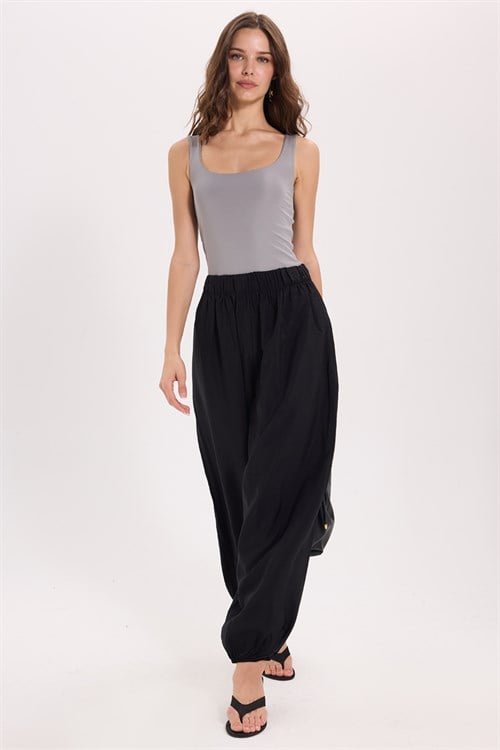 Kadın Slim Fit Dar Kesim Askılı Kare Yaka Sırtı Açık Sandy Kumaş Çıtçıtlı Gri Body