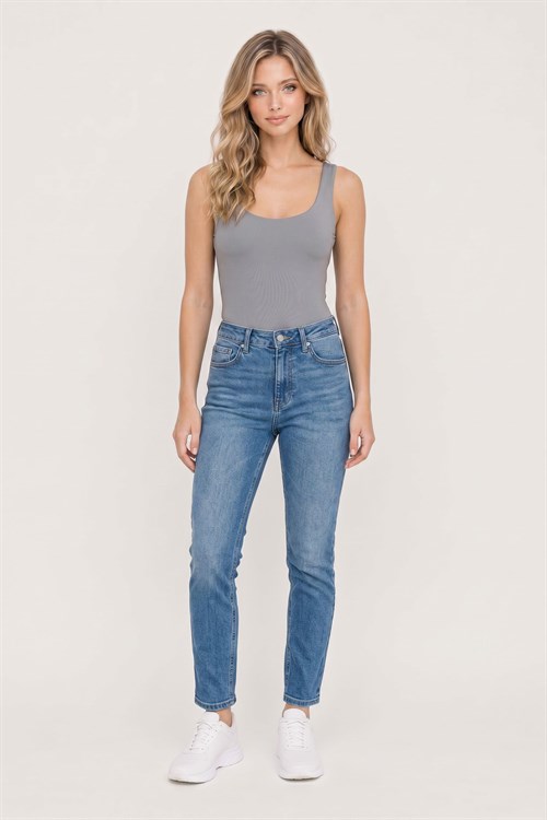 Kadın Slim Fit Dar Kesim Askılı Kare Yaka Sırtı Açık Sandy Kumaş Çıtçıtlı Gri Body