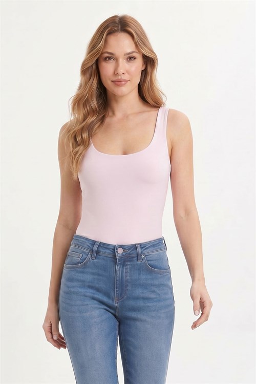 Kadın Slim Fit Dar Kesim Askılı Kare Yaka Sırtı Açık Sandy Kumaş Çıtçıtlı Pembe Body