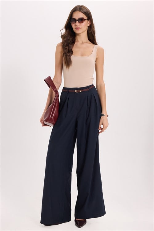 Kadın Slim Fit Dar Kesim Askılı Kare Yaka Sırtı Açık Sandy Kumaş Çıtçıtlı Bej Body