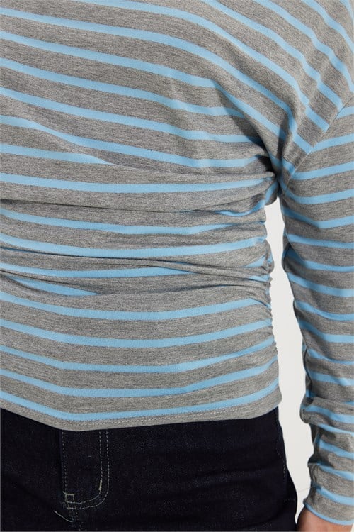 Kadın Regular Fit Klasik Kesim Kayık Yaka Uzun Kol Çizgili Likralı Mavi Viskon Bluz