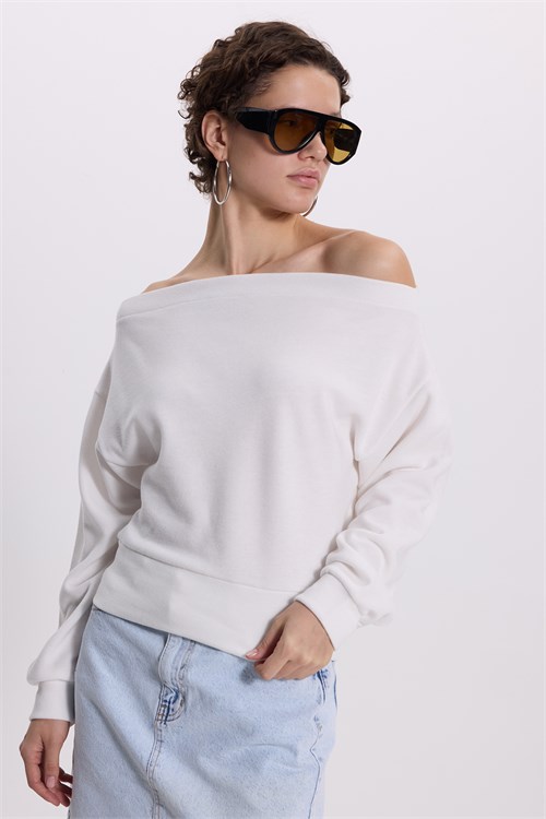 Kadın Relax Fit Rahat Kesim Düşük Omuz Kayık Yaka Ultra Soft Uzun Kollu Ekru Triko Bluz